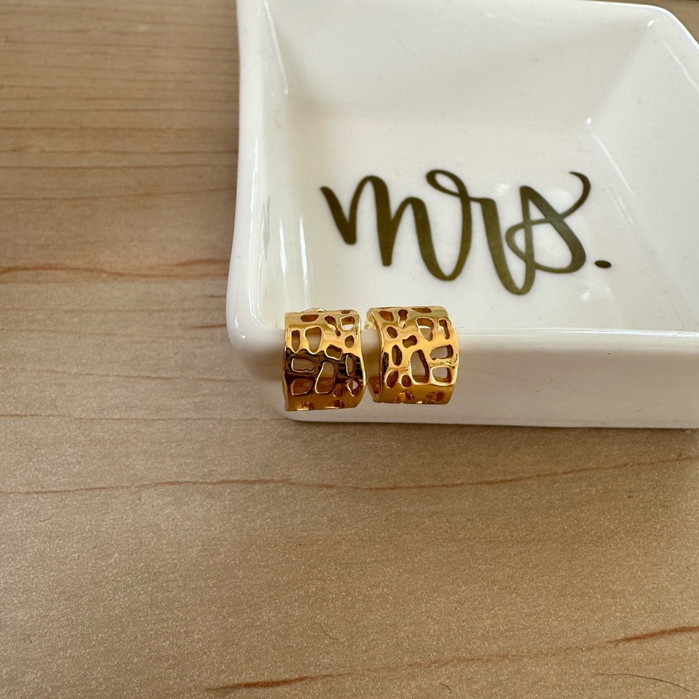 Gorjana huggies 14k plated - worn once. Great condition.